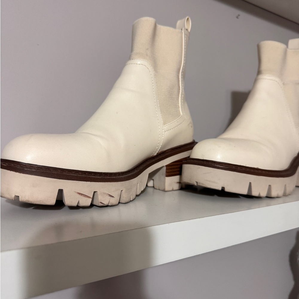 MIA Off-White Ankle Boots - Picture 2 of 8